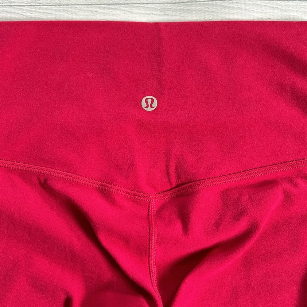 Lululemon Align Crops 21” Sz 6 Star‎ Ruby